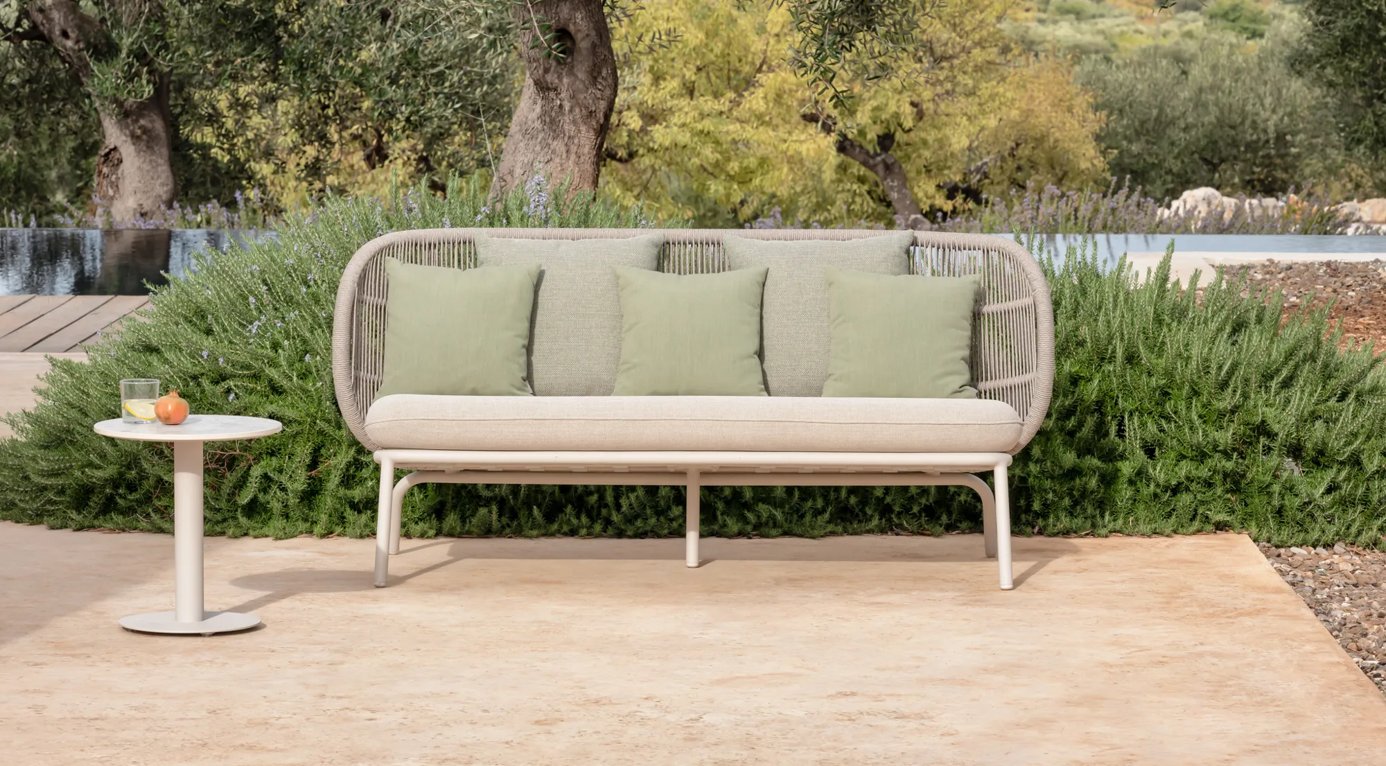 vincent-sheppard-kodo-lounge-sofa-kodo-side-table (1)